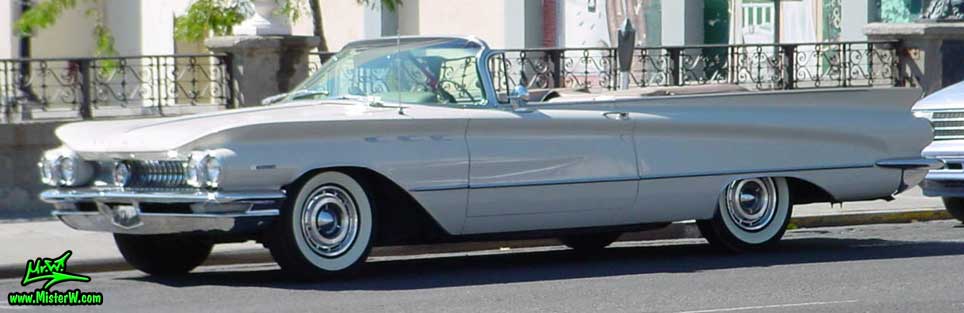 Photo of a white 1960 Buick Invicta Convertible in Reno, Nevada. White 1960 Buick Cabrio