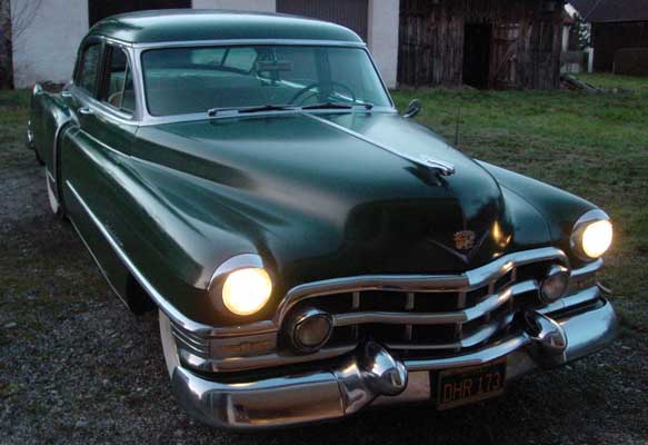 Photo of a green 1952 Cadillac Fleetwood Series 60 Special Sedan 4 Door Hardtop, provided by Chris from Starnberg, Germany. 1952 Cadillac Fleetwood Frontview