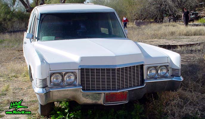 Photo of a white 1970 Cadillac Hearse in Tucson, Arizona. 1970 Cadillac Hearse Frontview