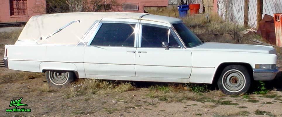 Photo of a white 1970 Cadillac Hearse in Tucson, Arizona. 1970 Cadillac Wagon