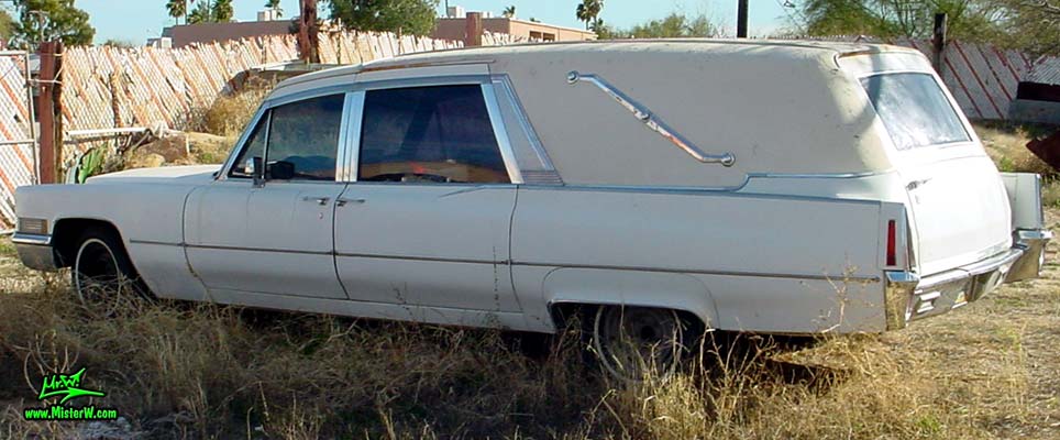 Photo of a white 1970 Cadillac Hearse in Tucson, Arizona. White 1970 Caddy Hearse Waggon