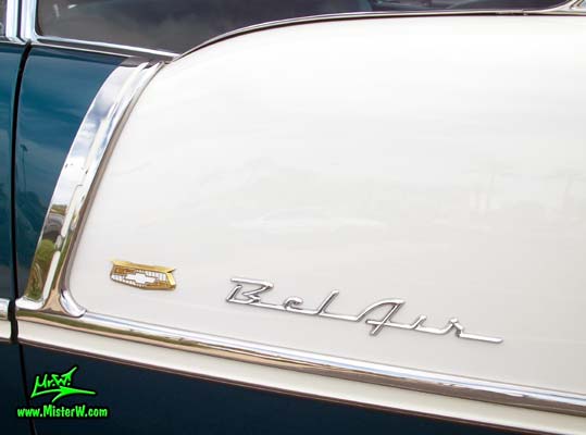 Photo of a blue & white 1955 Chevrolet Bel Air 2 Door Hardtop Coupe at the Scottsdale Pavilions Classic Car Show in Arizona. 55 Chevy Bel Air Embleme