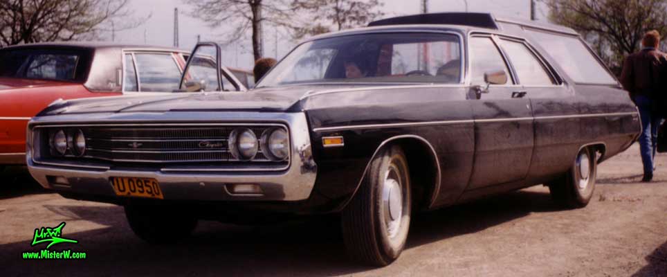 Photo of a black 1971 Chrysler Hearse at a Classic Car Meeting in Frankfurt, Germany. 1971 Chrysler Hearse