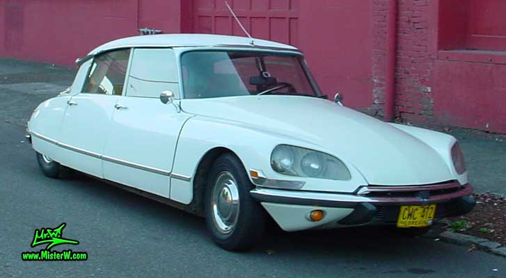 Photo of a white Citroen DS 4 Door Hardtop Sedan in Portland, Oregon. White Citroen DS Frontview