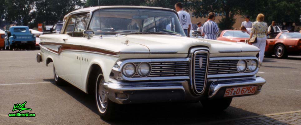 Photo of a white & red 1959 Edsel Corsair 2 Door Hardtop Coupe at a Classic Car Meeting in Germany. 59 Edsel Corsair Frontview