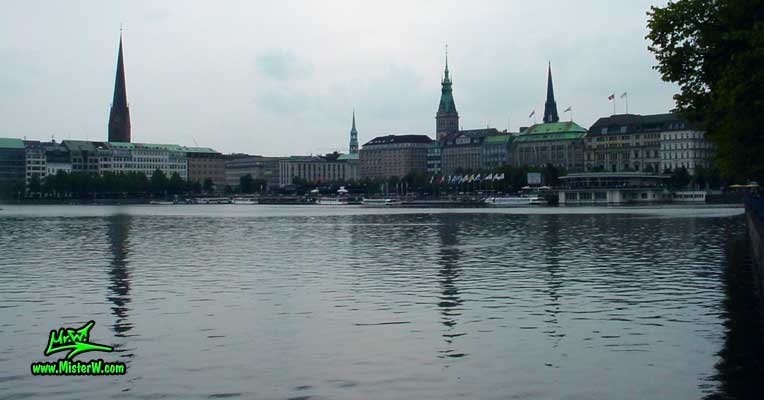 Photo of the inner Alster lake (Binnen Alster) in Hamburg taken from Neuer Jungfernstieg in summer 2003 Binnen Alster in Hamburg