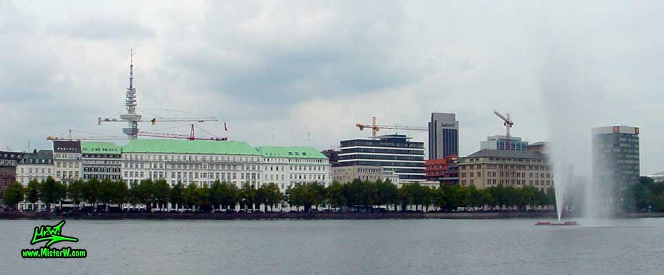 Photo of the inner Alster lake (Binnen Alster) in Hamburg, summer 2003 Binnenalster Fountain in Hamburg, Germany
