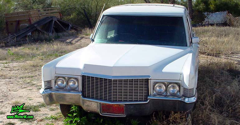 Photo of a white 1970 Cadillac Hearse in Tucson, Arizona. 1970 Cadillac Frontview