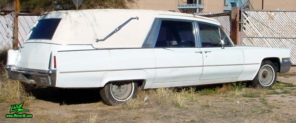 Photo of a white 1970 Cadillac Hearse in Tucson, Arizona. White 3-Way Hearse