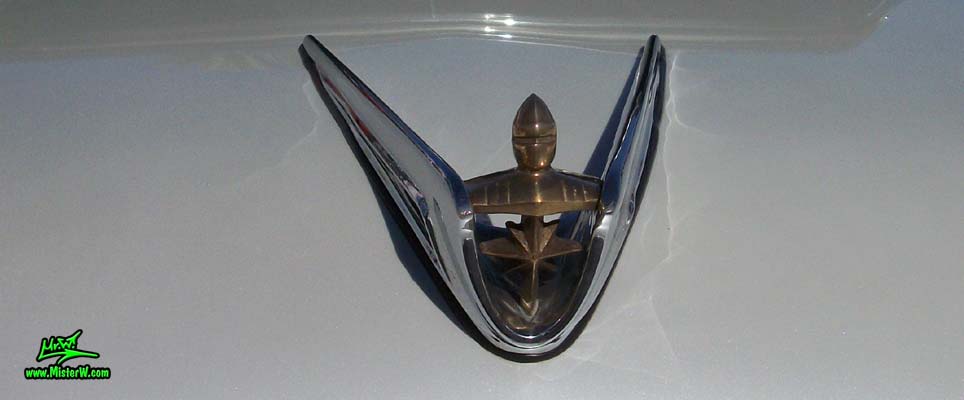 Photo of Phil Schaefer's Custom Built 1956 Lincoln Pioneere Station Wagon at the Scottsdale Pavilions Classic Car Show in Arizona. 56 Lincoln Pioneere Wagon Hood Chrome Mascot