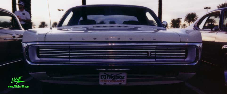 Photo of a white 1970 Chrysler Plymouth 2 Door Hardtop Coupe at the Scottsdale Pavilions Classic Car Show in Arizona. 1970 Plymouth Chrome Grill