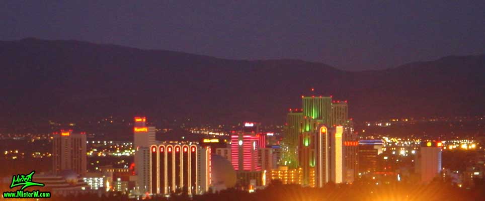 Skyline of Reno at night